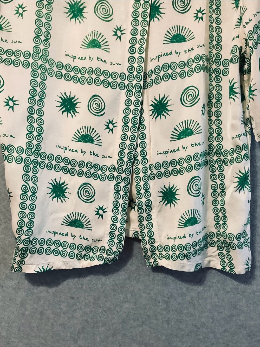 Anthropologie Button Front Sun Print Shirt open back Cream and Green Sz L - Picture 8 of 10